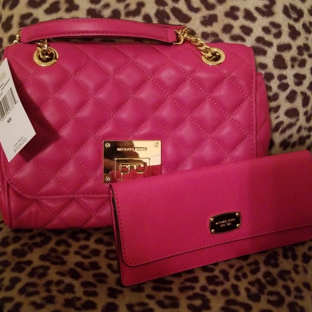 👜 NWT MK purse with wallet no tags on wallet